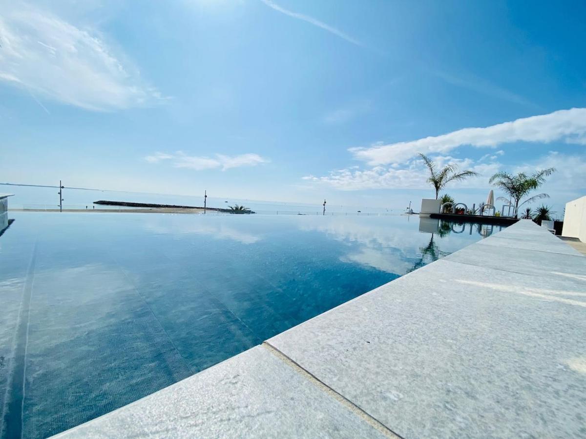 Luxury Mind Vue Exceptionnelle Pied Dans L'Eau Parkings Prives 2 Places Climatisation Hyper Centre Logement D'Exception La Grande-Motte Esterno foto